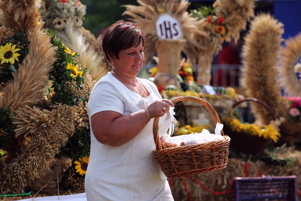 Mieszkańcy gminy Kunice bawią się na dożynkach gminnych