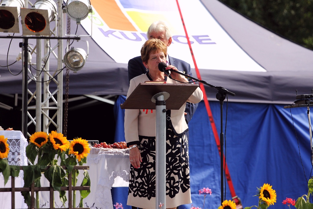 Mieszkańcy gminy Kunice bawią się na dożynkach gminnych