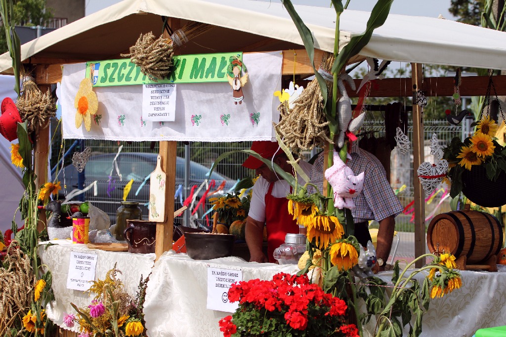 Mieszkańcy gminy Kunice bawią się na dożynkach gminnych