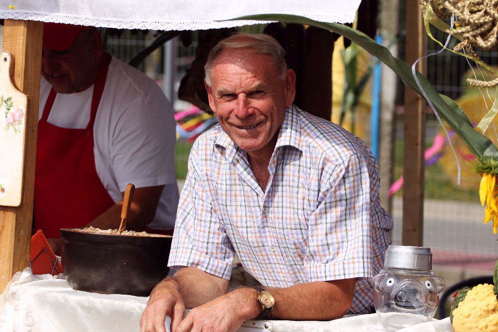 Mieszkańcy gminy Kunice bawią się na dożynkach gminnych