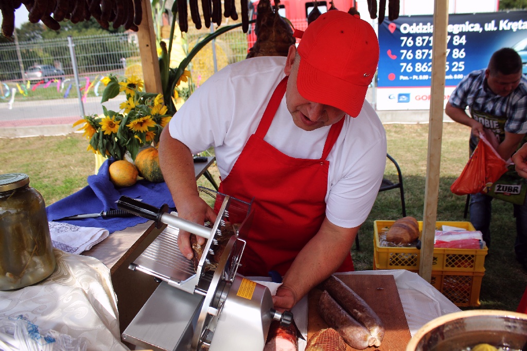 Mieszkańcy gminy Kunice bawią się na dożynkach gminnych
