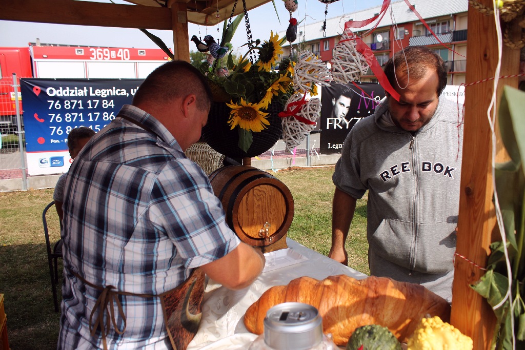 Mieszkańcy gminy Kunice bawią się na dożynkach gminnych