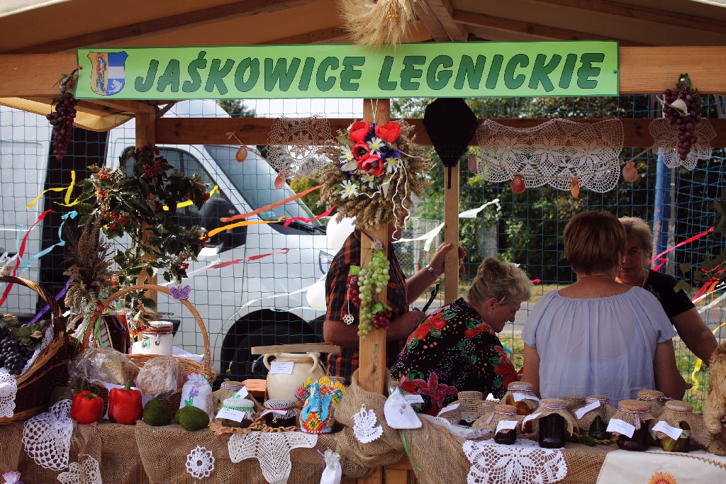 Mieszkańcy gminy Kunice bawią się na dożynkach gminnych