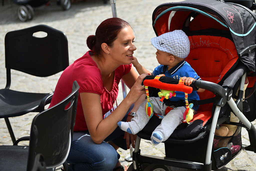 Wielka rodzinna Familiada na dziedzińcu Akademii Rycerskiej