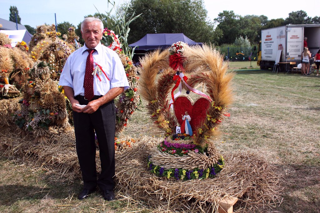 Mieszkańcy gminy Kunice bawią się na dożynkach gminnych