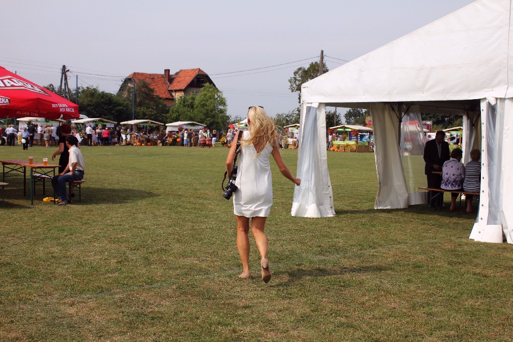 Mieszkańcy gminy Kunice bawią się na dożynkach gminnych