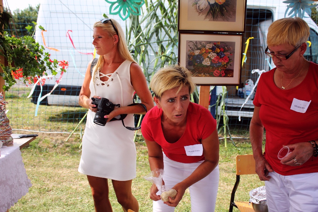 Mieszkańcy gminy Kunice bawią się na dożynkach gminnych