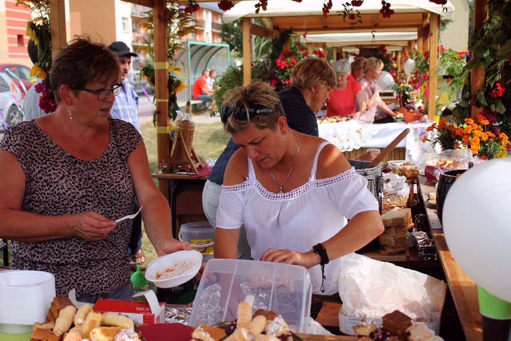 Mieszkańcy gminy Kunice bawią się na dożynkach gminnych