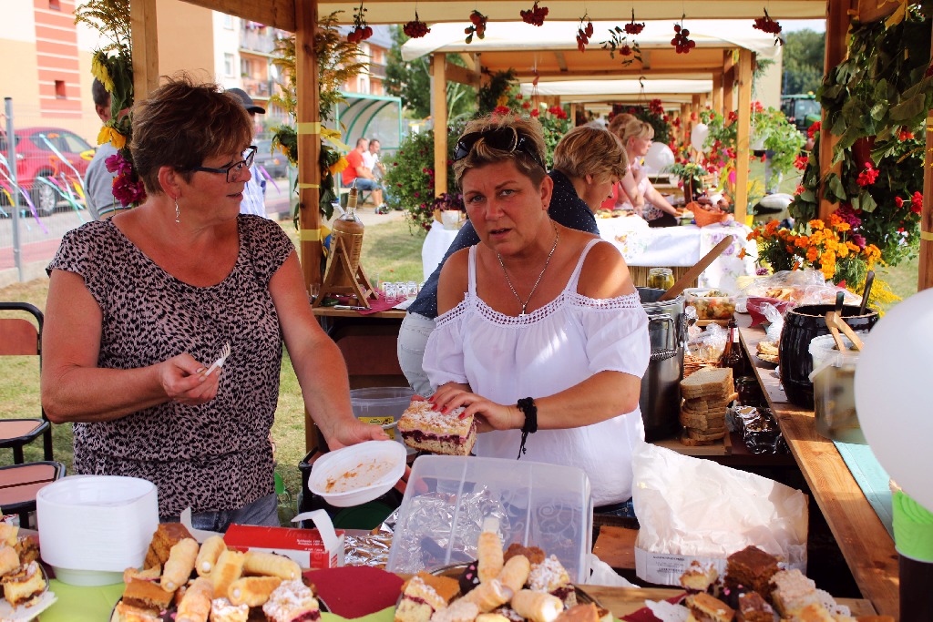 Mieszkańcy gminy Kunice bawią się na dożynkach gminnych