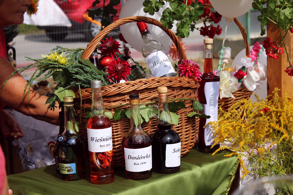 Mieszkańcy gminy Kunice bawią się na dożynkach gminnych