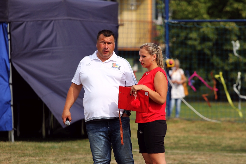 Mieszkańcy gminy Kunice bawią się na dożynkach gminnych