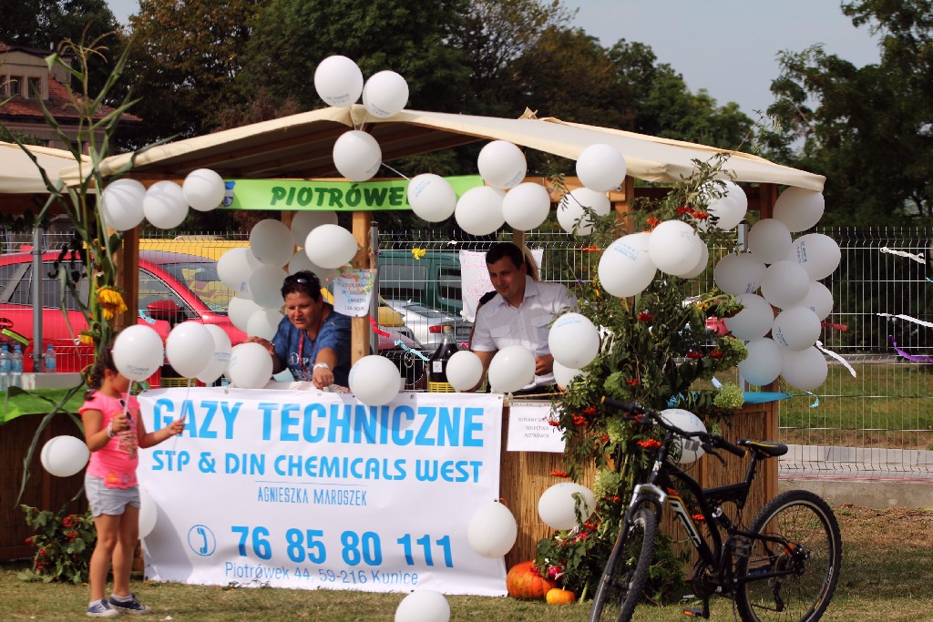 Mieszkańcy gminy Kunice bawią się na dożynkach gminnych