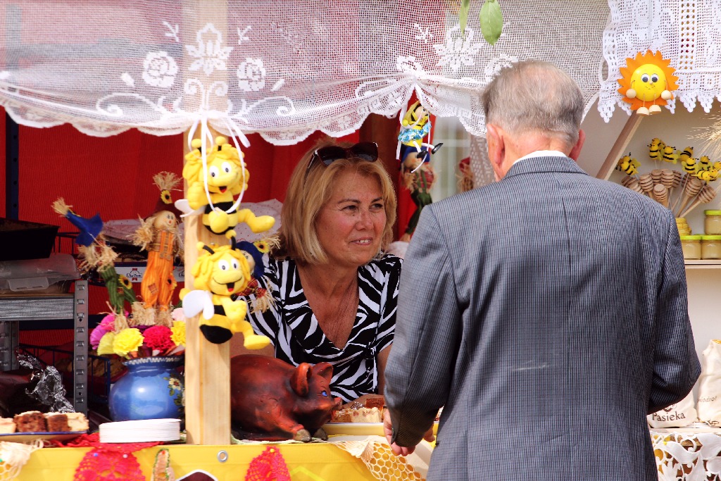 Mieszkańcy gminy Kunice bawią się na dożynkach gminnych