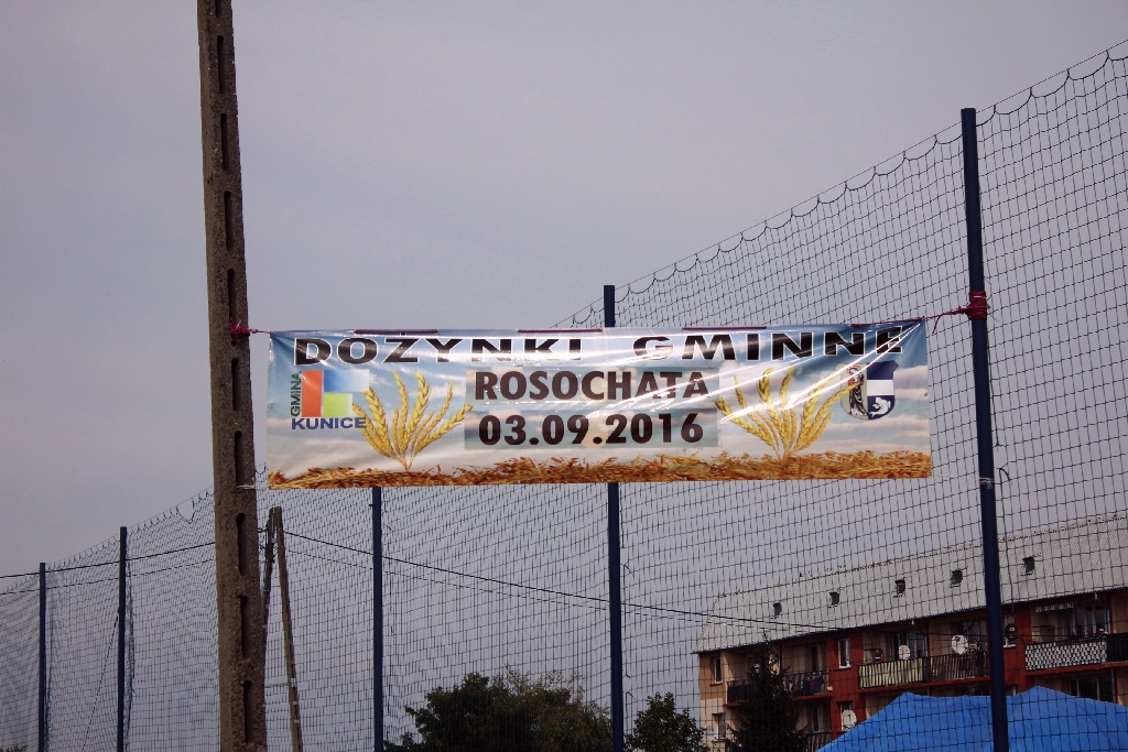 Mieszkańcy gminy Kunice bawią się na dożynkach gminnych