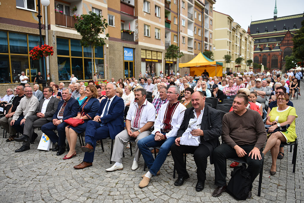„Ukraińskie ( i nie tylko) klimaty” w legnickim rynku
