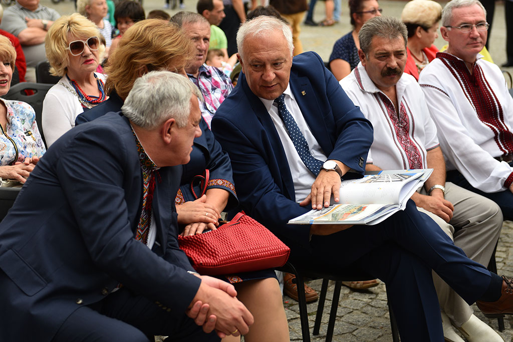 „Ukraińskie ( i nie tylko) klimaty” w legnickim rynku
