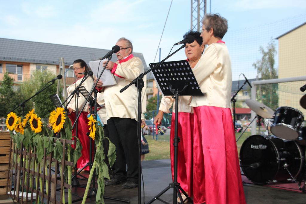 W Rosochatej mieszkańcy gminy Kunice bawili się do wieczora