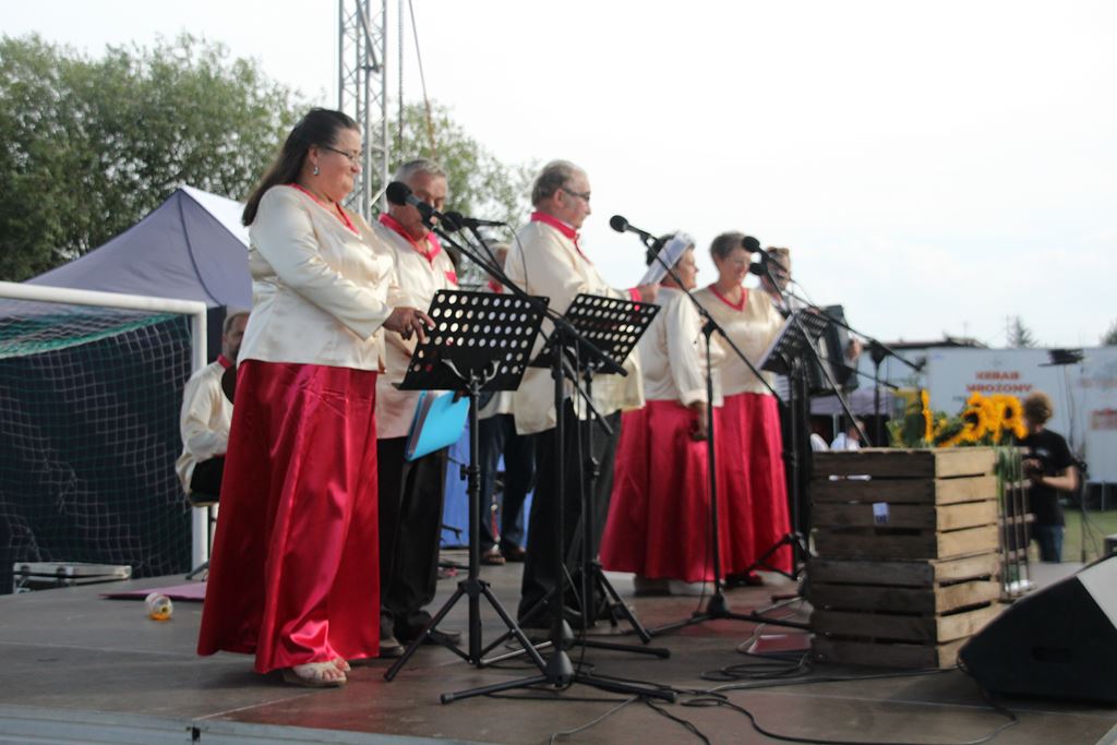 W Rosochatej mieszkańcy gminy Kunice bawili się do wieczora