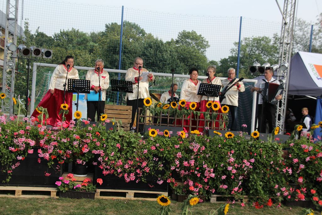 W Rosochatej mieszkańcy gminy Kunice bawili się do wieczora