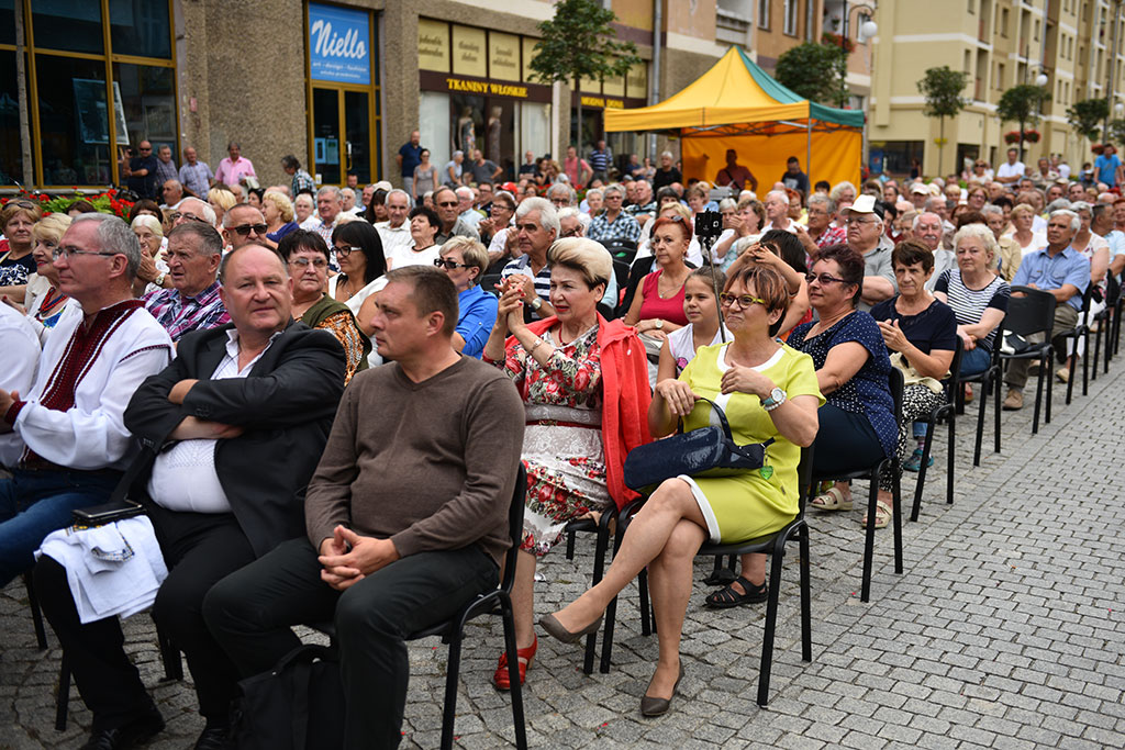 „Ukraińskie ( i nie tylko) klimaty” w legnickim rynku