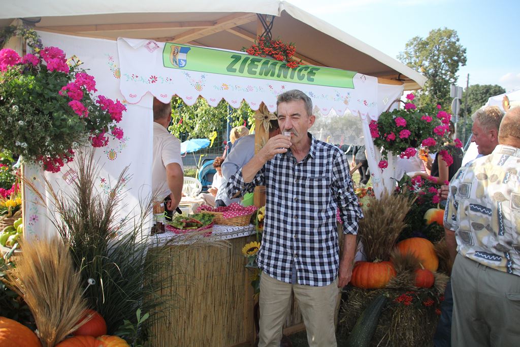W Rosochatej mieszkańcy gminy Kunice bawili się do wieczora