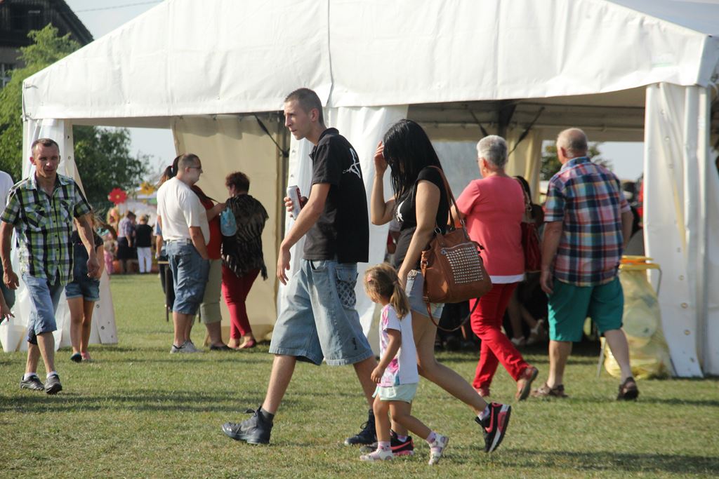 W Rosochatej mieszkańcy gminy Kunice bawili się do wieczora