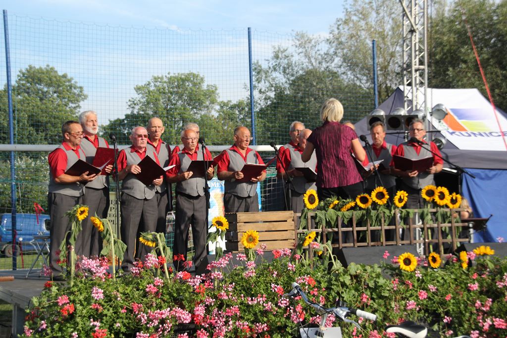 W Rosochatej mieszkańcy gminy Kunice bawili się do wieczora