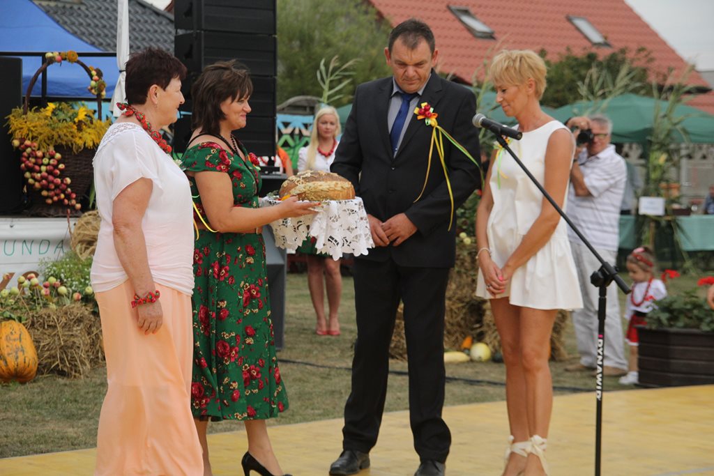 Mieszkańcy gminy Prochowice wspólnie bawili się na dożynkach