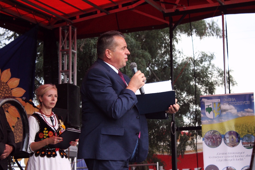 Mieszkańcy gminy Krotoszyce wspólnie świętowali na dożynkach