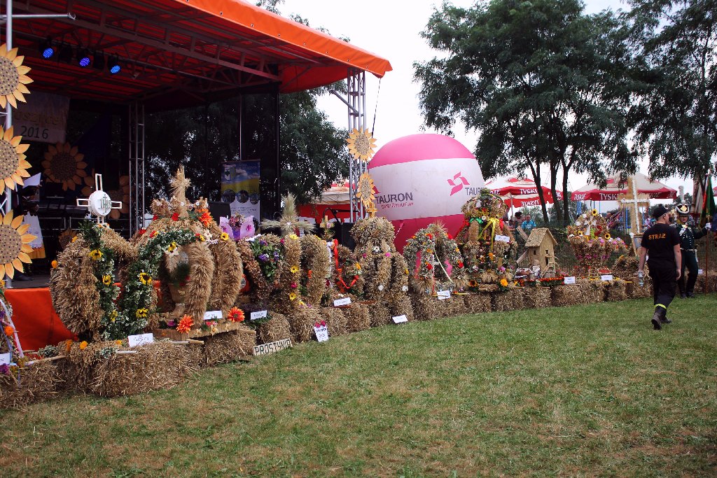 Mieszkańcy gminy Krotoszyce wspólnie świętowali na dożynkach