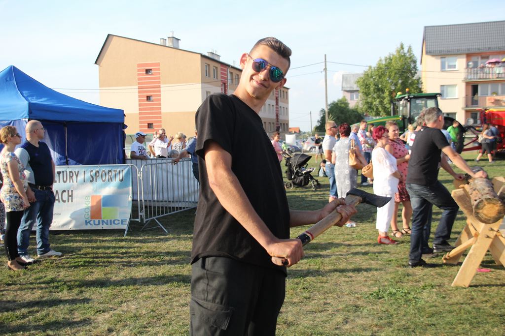 W Rosochatej mieszkańcy gminy Kunice bawili się do wieczora