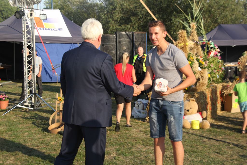 W Rosochatej mieszkańcy gminy Kunice bawili się do wieczora