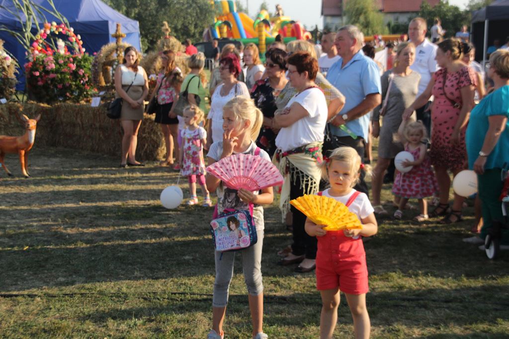 W Rosochatej mieszkańcy gminy Kunice bawili się do wieczora