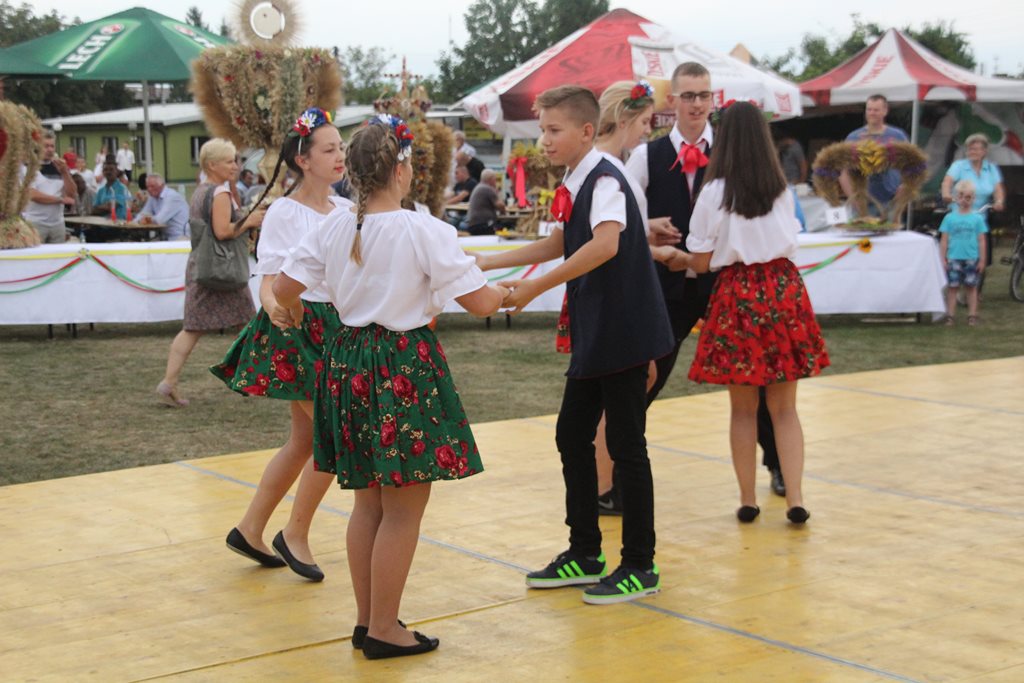 Mieszkańcy gminy Prochowice wspólnie bawili się na dożynkach
