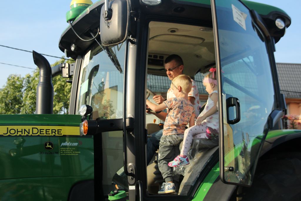 W Rosochatej mieszkańcy gminy Kunice bawili się do wieczora