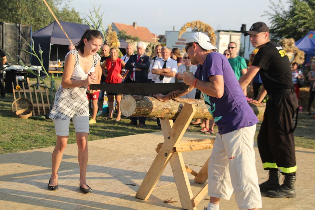 W Rosochatej mieszkańcy gminy Kunice bawili się do wieczora