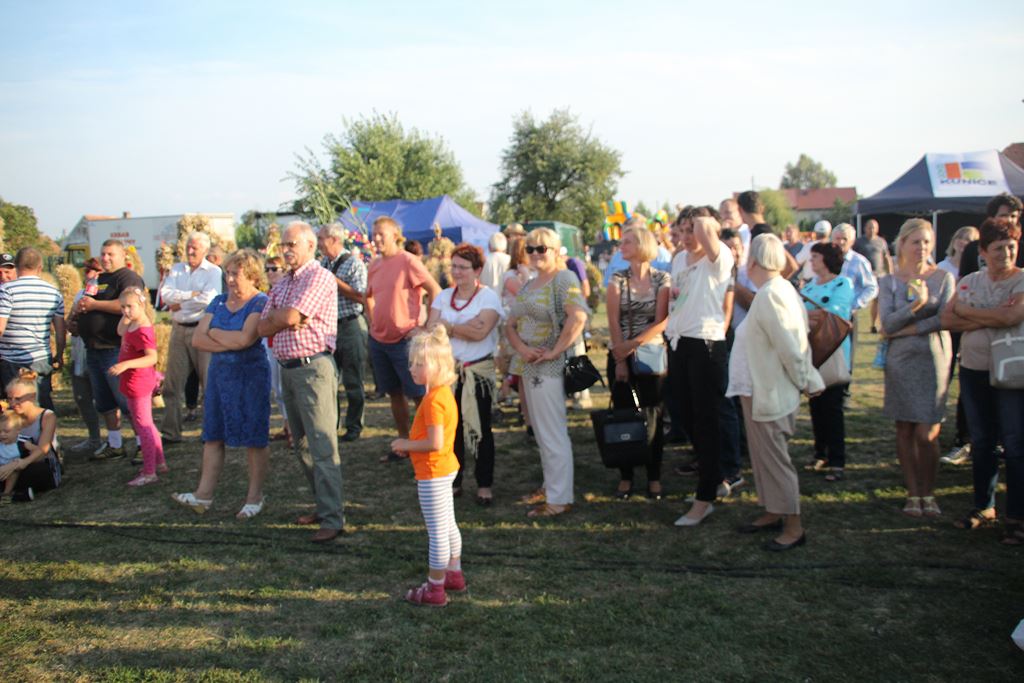 W Rosochatej mieszkańcy gminy Kunice bawili się do wieczora