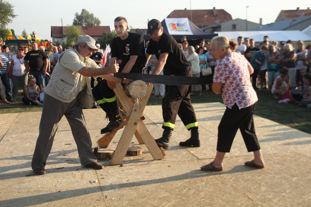W Rosochatej mieszkańcy gminy Kunice bawili się do wieczora