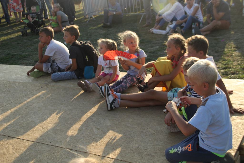 W Rosochatej mieszkańcy gminy Kunice bawili się do wieczora