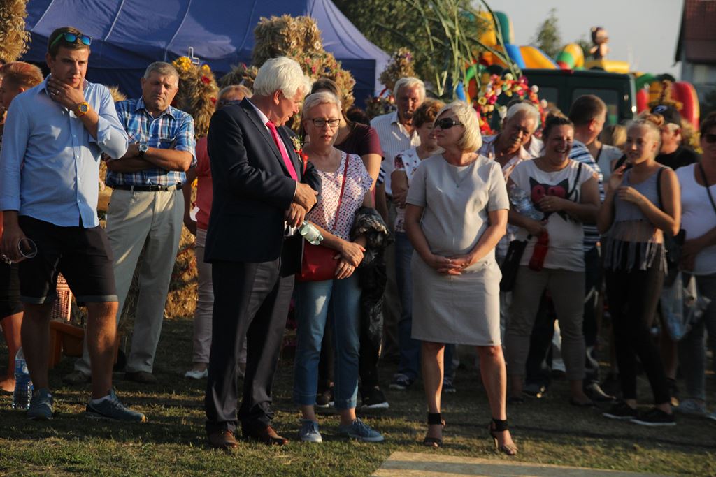W Rosochatej mieszkańcy gminy Kunice bawili się do wieczora