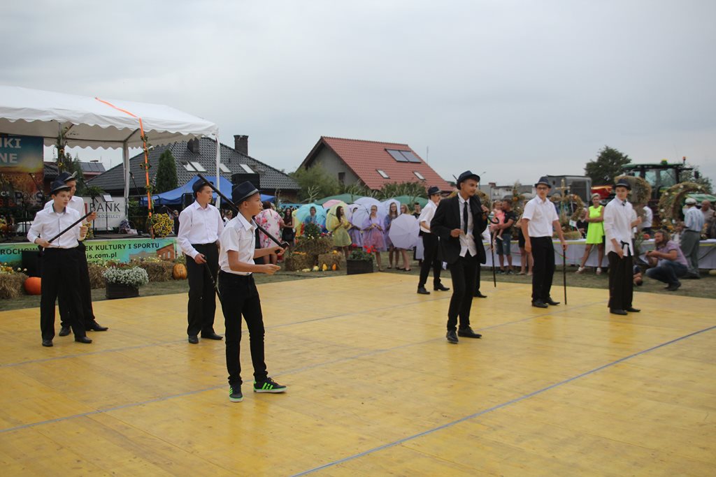 Mieszkańcy gminy Prochowice wspólnie bawili się na dożynkach
