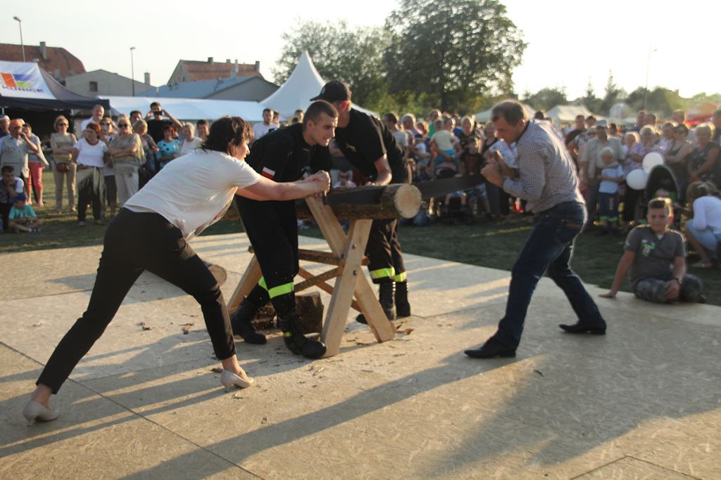 W Rosochatej mieszkańcy gminy Kunice bawili się do wieczora