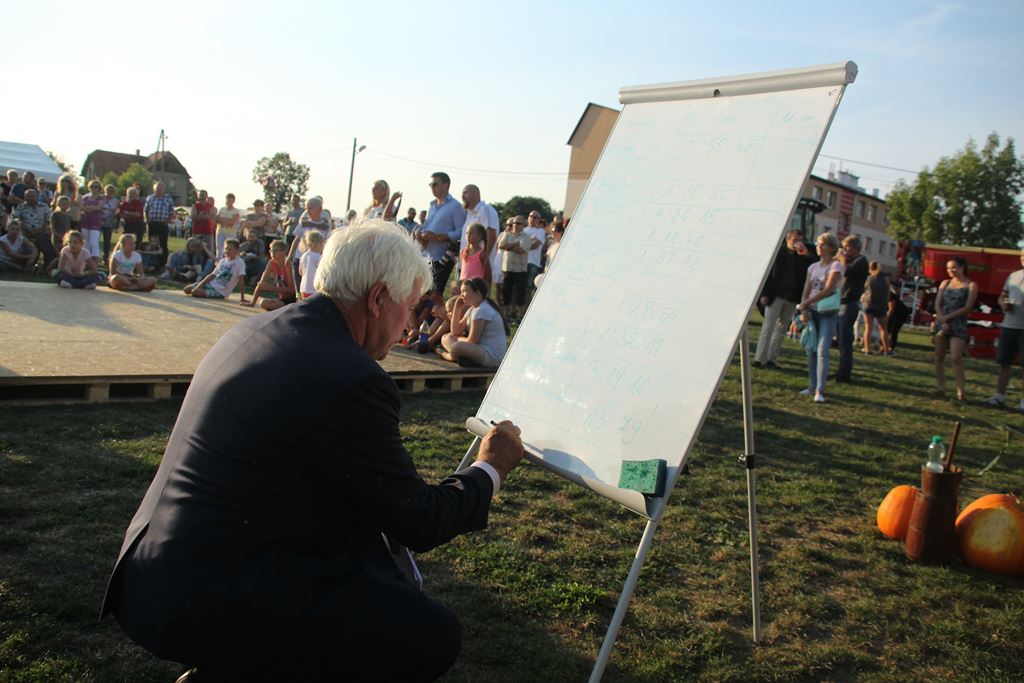 W Rosochatej mieszkańcy gminy Kunice bawili się do wieczora