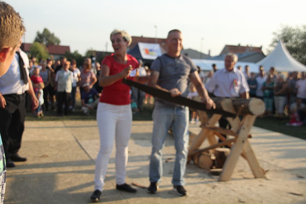 W Rosochatej mieszkańcy gminy Kunice bawili się do wieczora