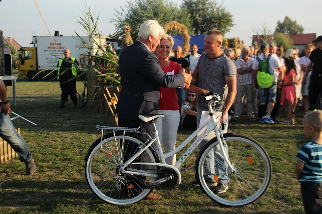W Rosochatej mieszkańcy gminy Kunice bawili się do wieczora