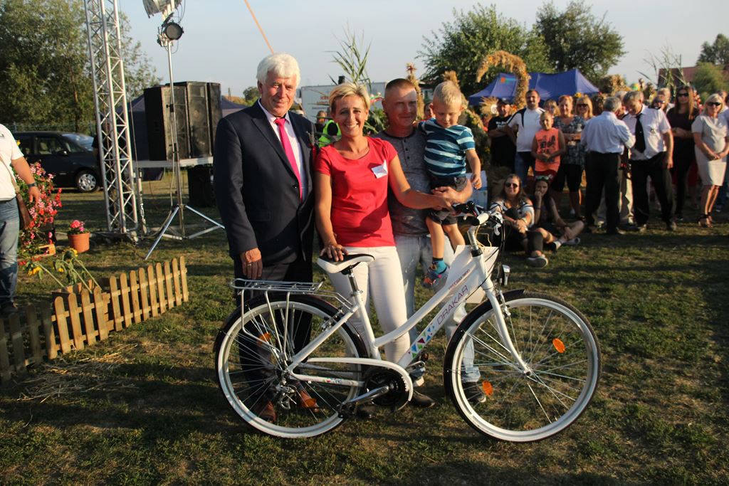 W Rosochatej mieszkańcy gminy Kunice bawili się do wieczora