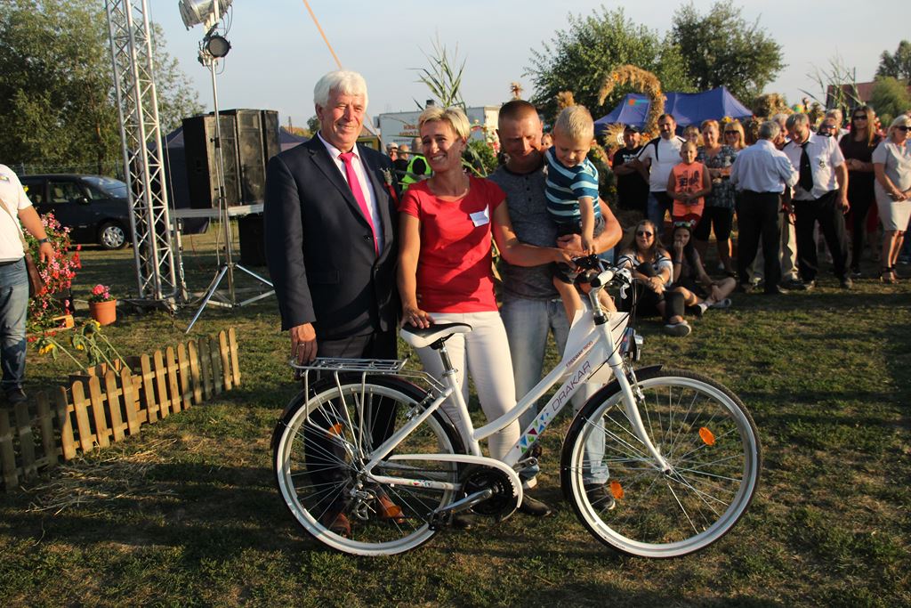 W Rosochatej mieszkańcy gminy Kunice bawili się do wieczora