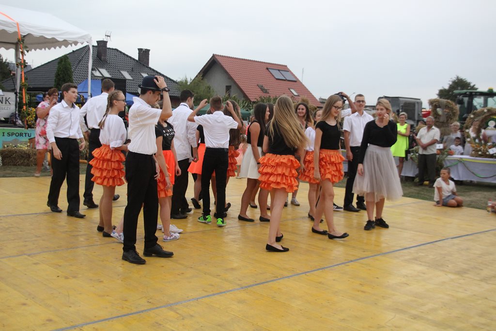 Mieszkańcy gminy Prochowice wspólnie bawili się na dożynkach