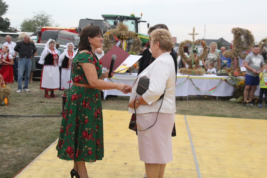 Mieszkańcy gminy Prochowice wspólnie bawili się na dożynkach