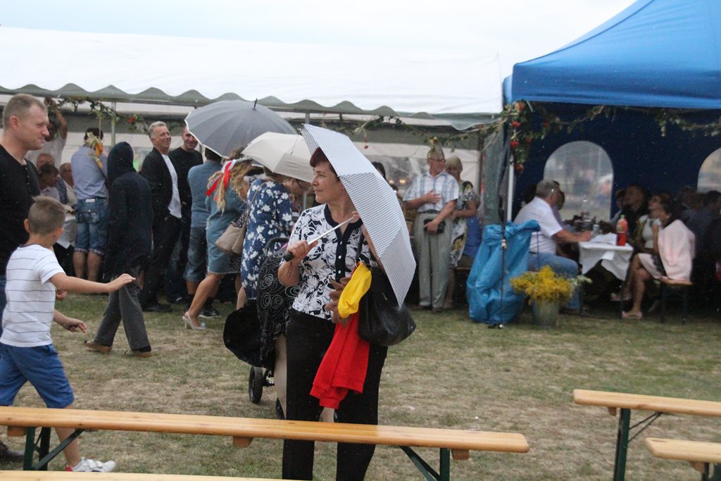 Mieszkańcy gminy Prochowice wspólnie bawili się na dożynkach